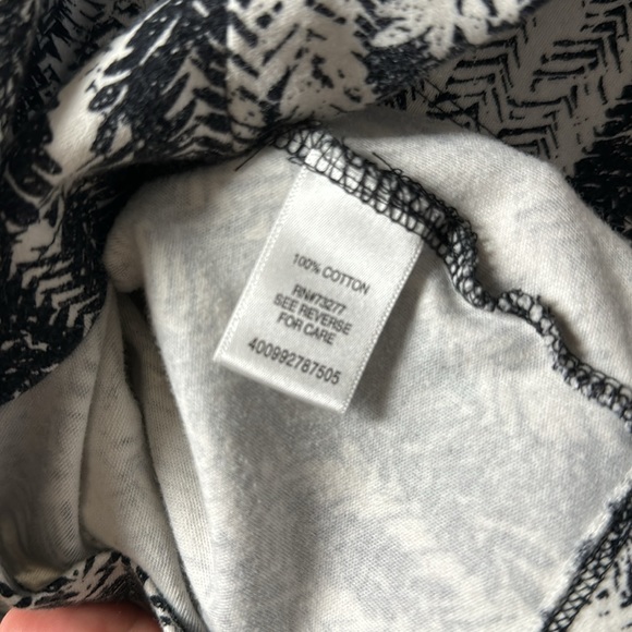 Long Sleeve V Neck - Picture 5 of 5